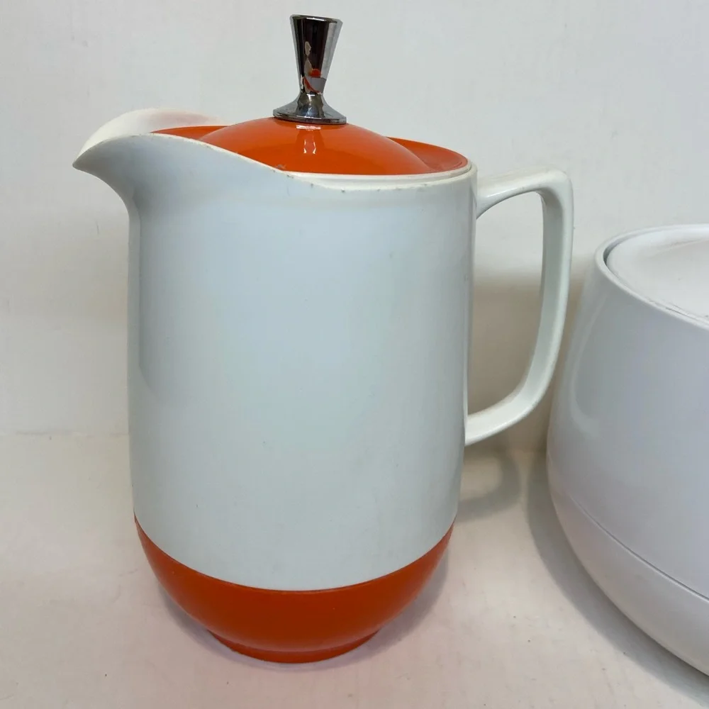 Mid Century Modern Pitcher and Ice bucket - Picture 2 of 13